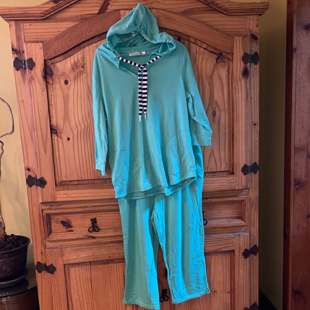 Women Belle Beach Kim Gravel green 2 piece lounge set size M